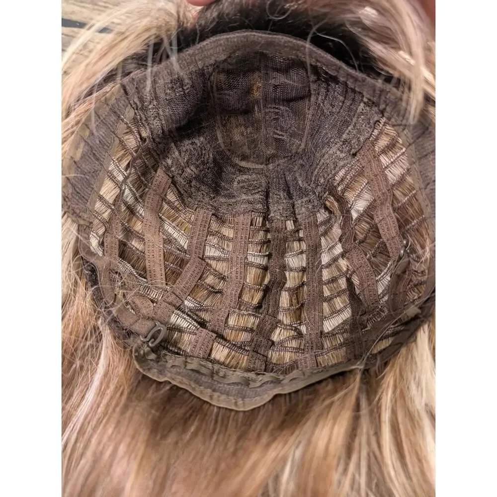 Unbranded Long Dark Blonde Wig With‎ Lighter Blonde Highlights And Brown Roots